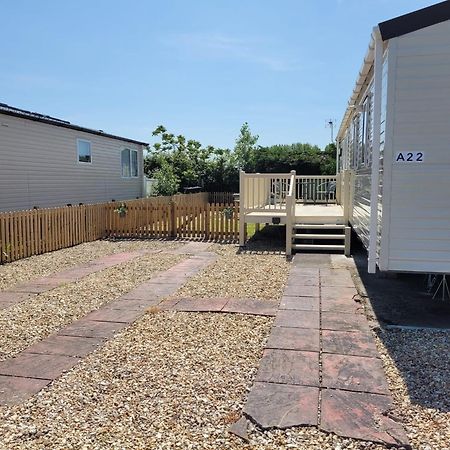 A22 Unity Beach Holiday Resort Unity Brean Sleeps 8 People 3 Bedrooms 1 Pet Stays Free Berrow Kültér fotó