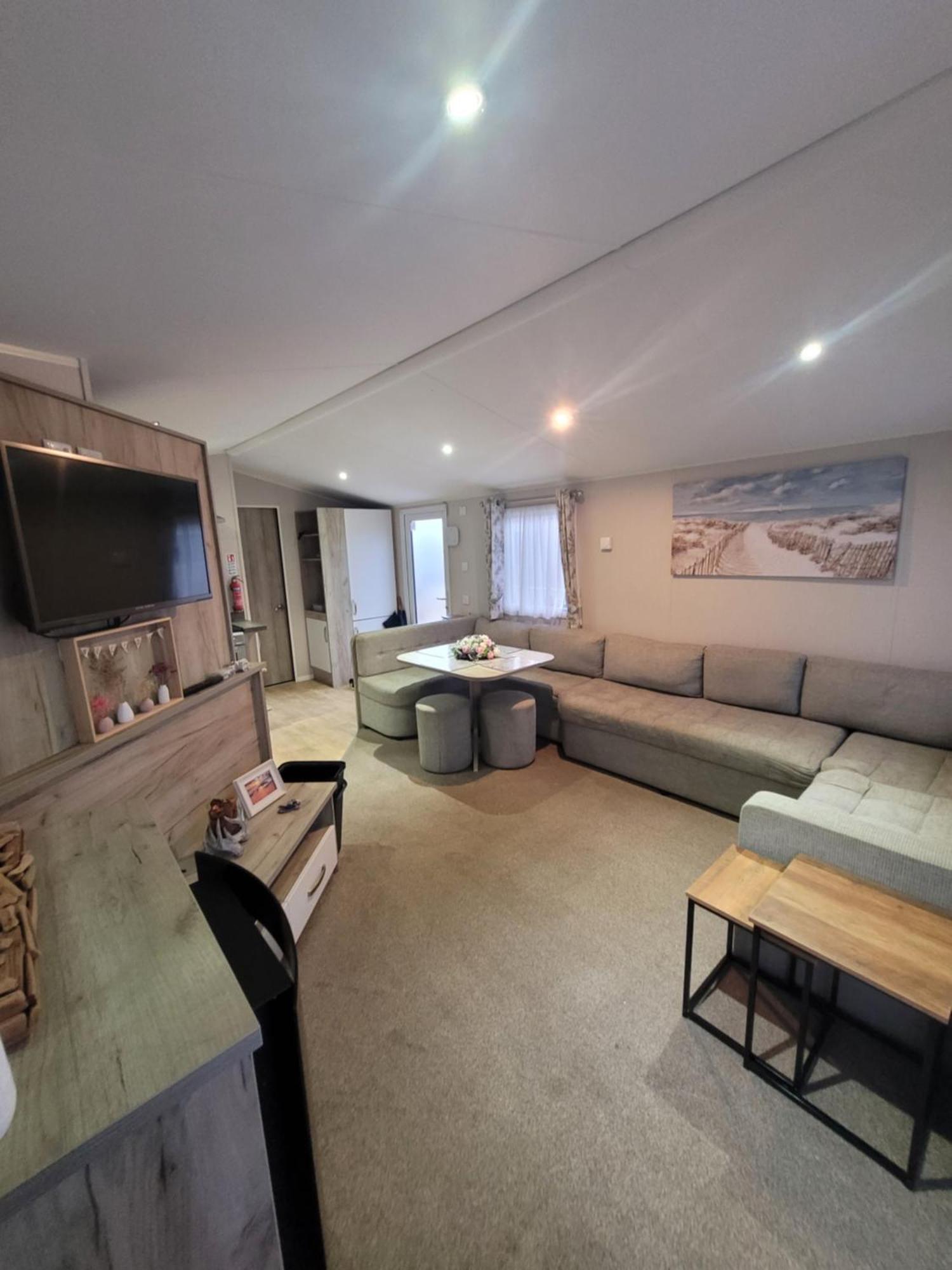 A22 Unity Beach Holiday Resort Unity Brean Sleeps 8 People 3 Bedrooms 1 Pet Stays Free Berrow Kültér fotó